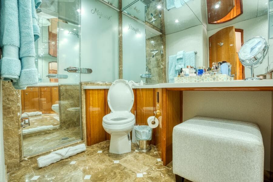 2007 Hatteras 80 Enclosed Bridge