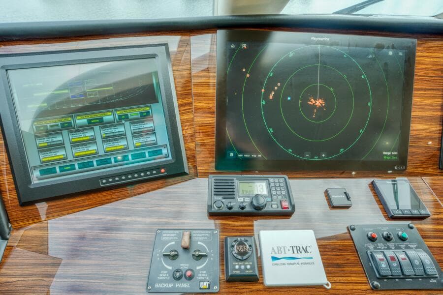 2007 Hatteras 80 Enclosed Bridge