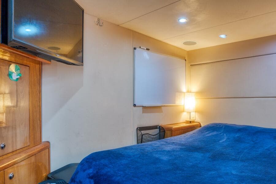 2007 Hatteras 80 Enclosed Bridge