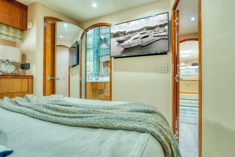 2007 Hatteras 80 Enclosed Bridge