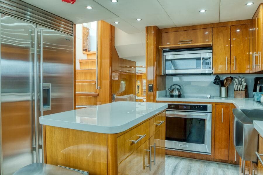 2007 Hatteras 80 Enclosed Bridge