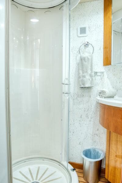 2007 Hatteras 80 Enclosed Bridge