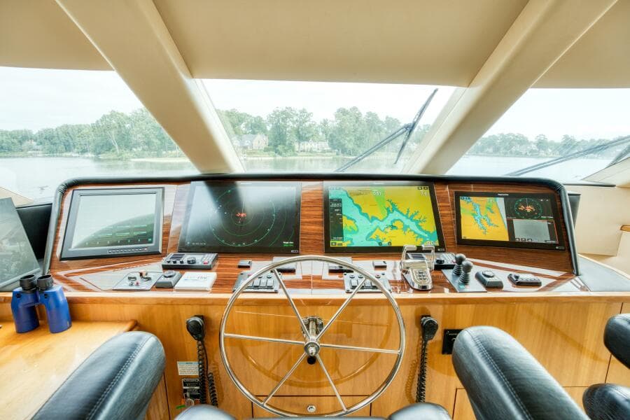2007 Hatteras 80 Enclosed Bridge