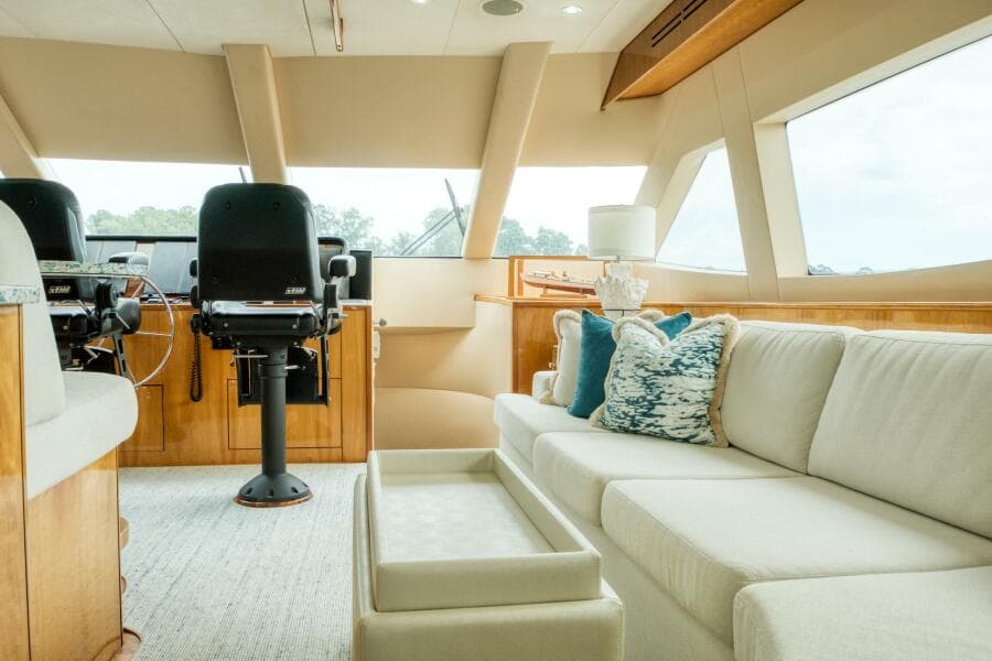 2007 Hatteras 80 Enclosed Bridge