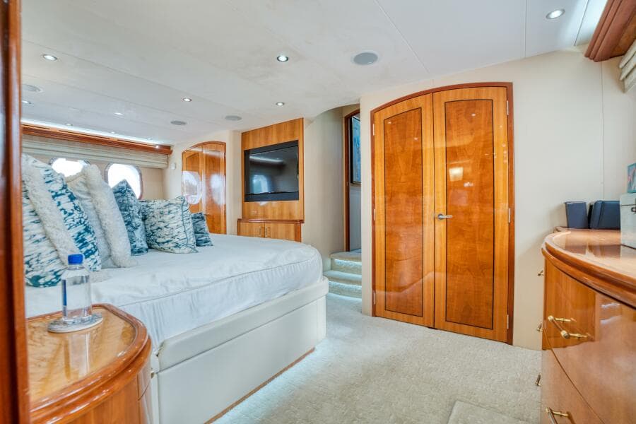 2007 Hatteras 80 Enclosed Bridge