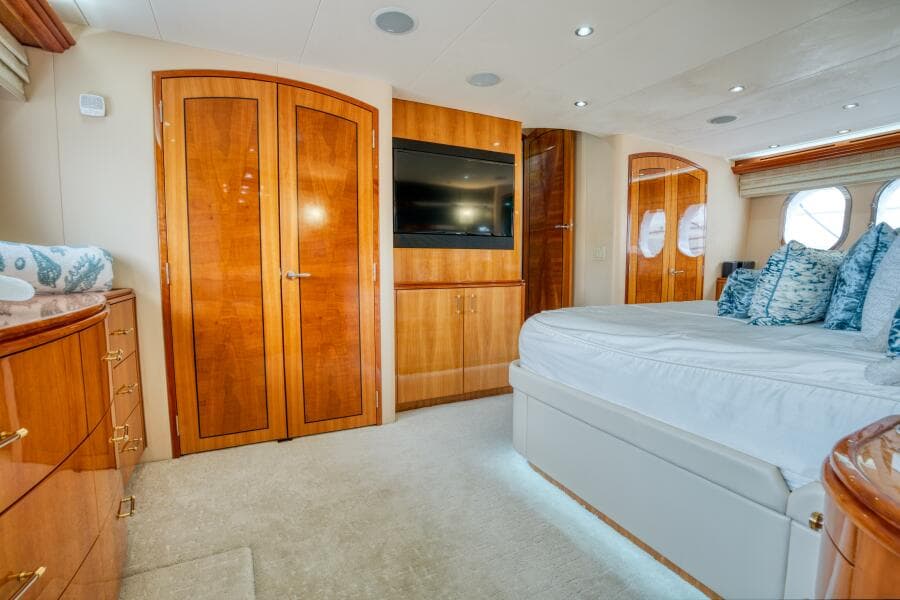 2007 Hatteras 80 Enclosed Bridge