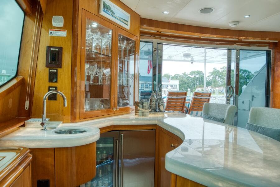 2007 Hatteras 80 Enclosed Bridge