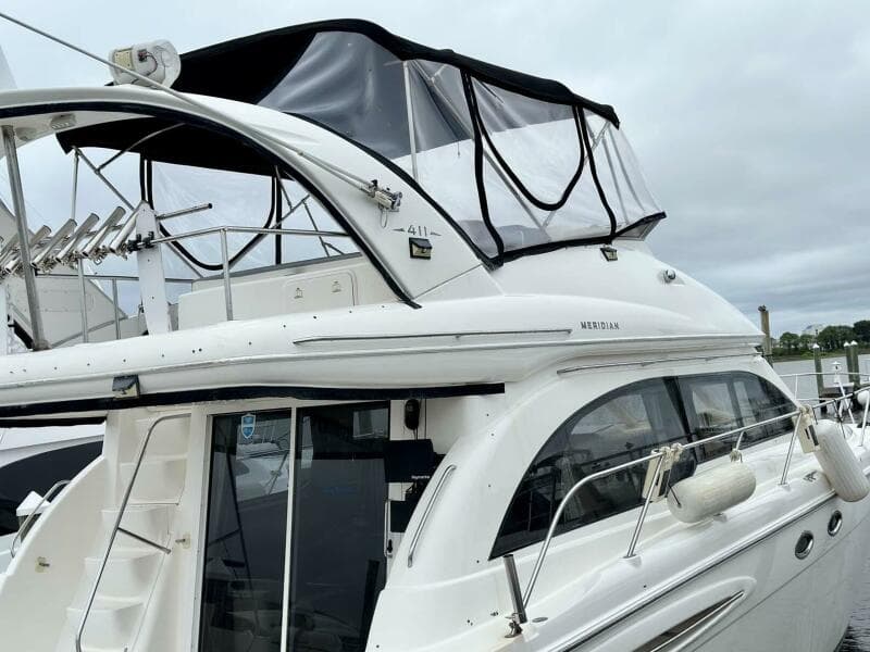 2007 Meridian 411 Sedan
