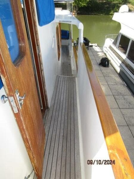 49' DeFever port side deck1