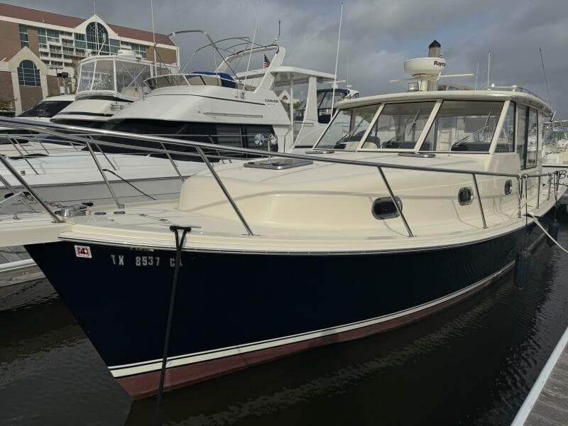 2008 Mainship 34 Pilot Hardtop