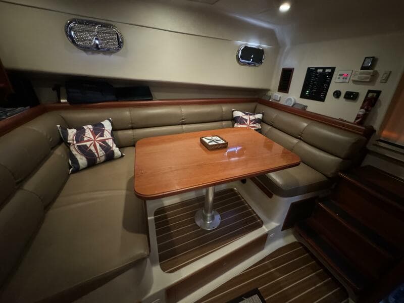 2008 Mainship 34 Pilot Hardtop