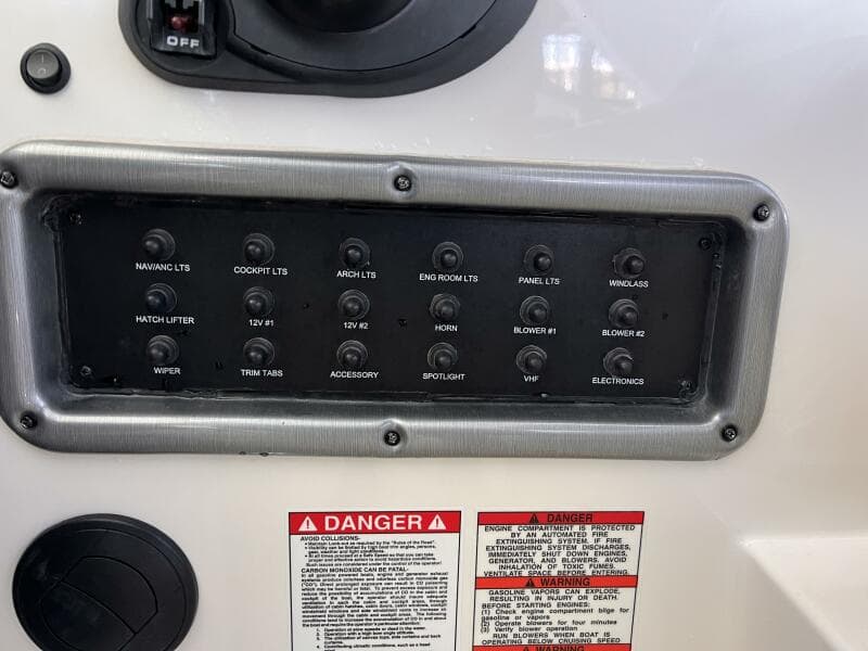 25 AC 12 Volts Reset Fuse Panle