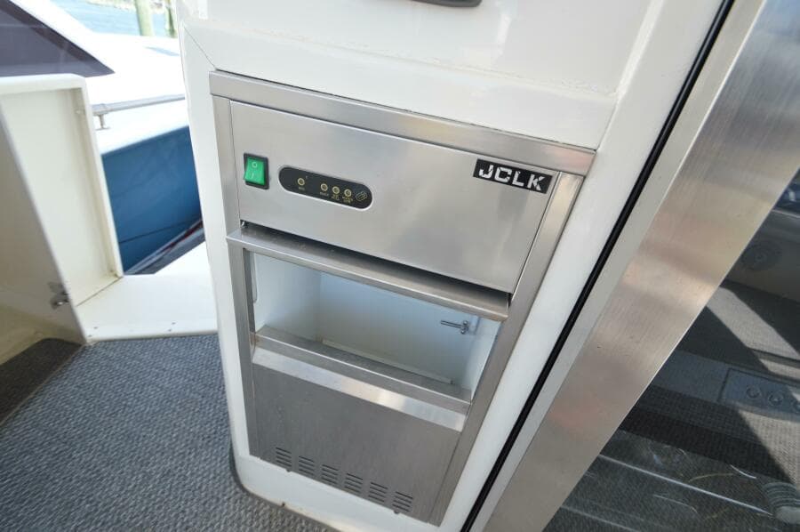 1995 Ocean 48 Cockpit Motor Yacht