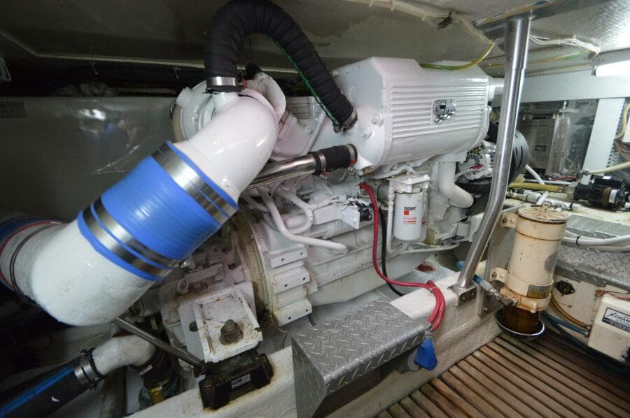 1995 Ocean 48 Cockpit Motor Yacht