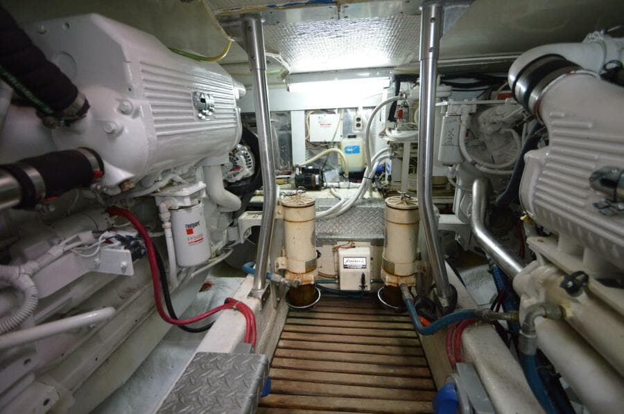 1995 Ocean 48 Cockpit Motor Yacht