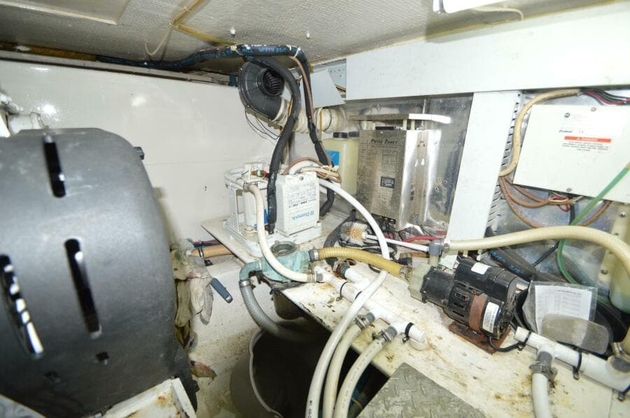 1995 Ocean 48 Cockpit Motor Yacht