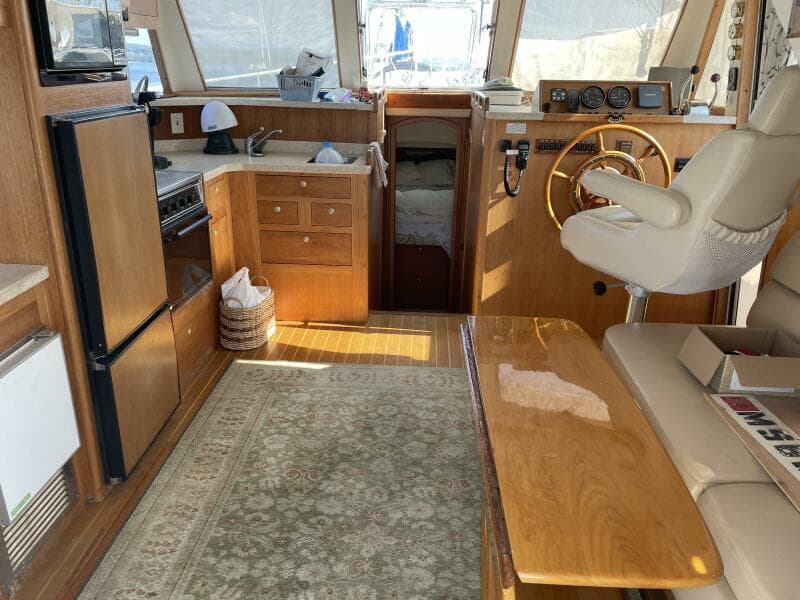2000 Mainship 390