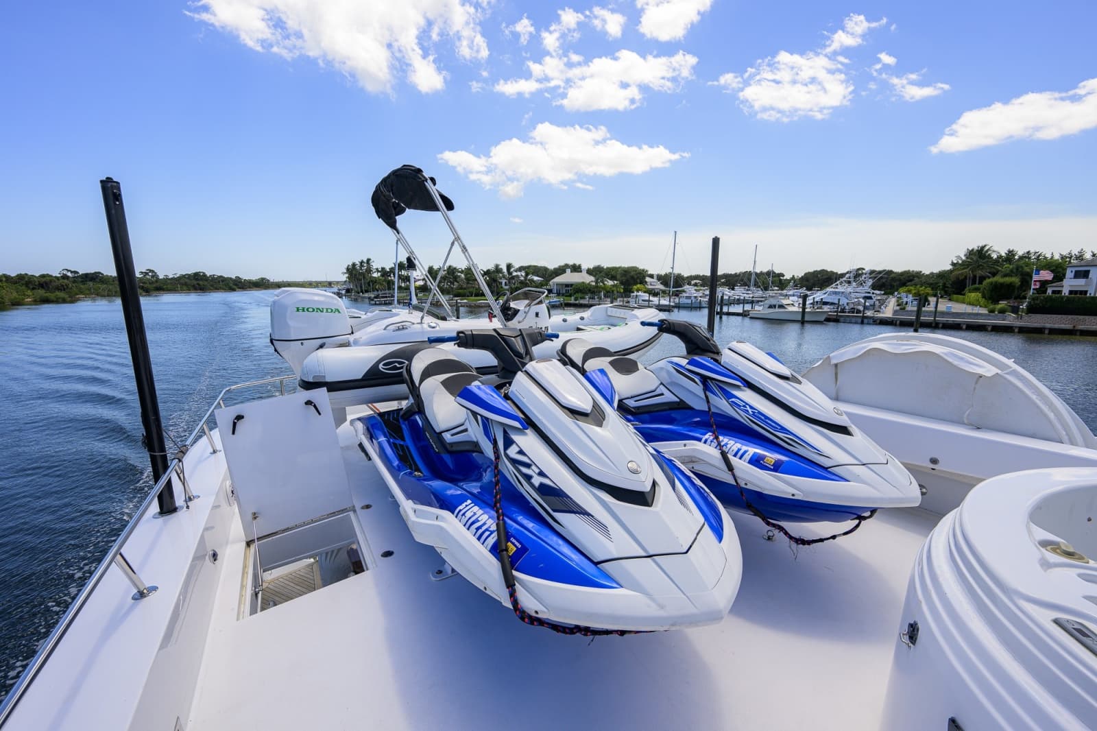 2005 Hatteras 100 Motor Yacht - Photo 42