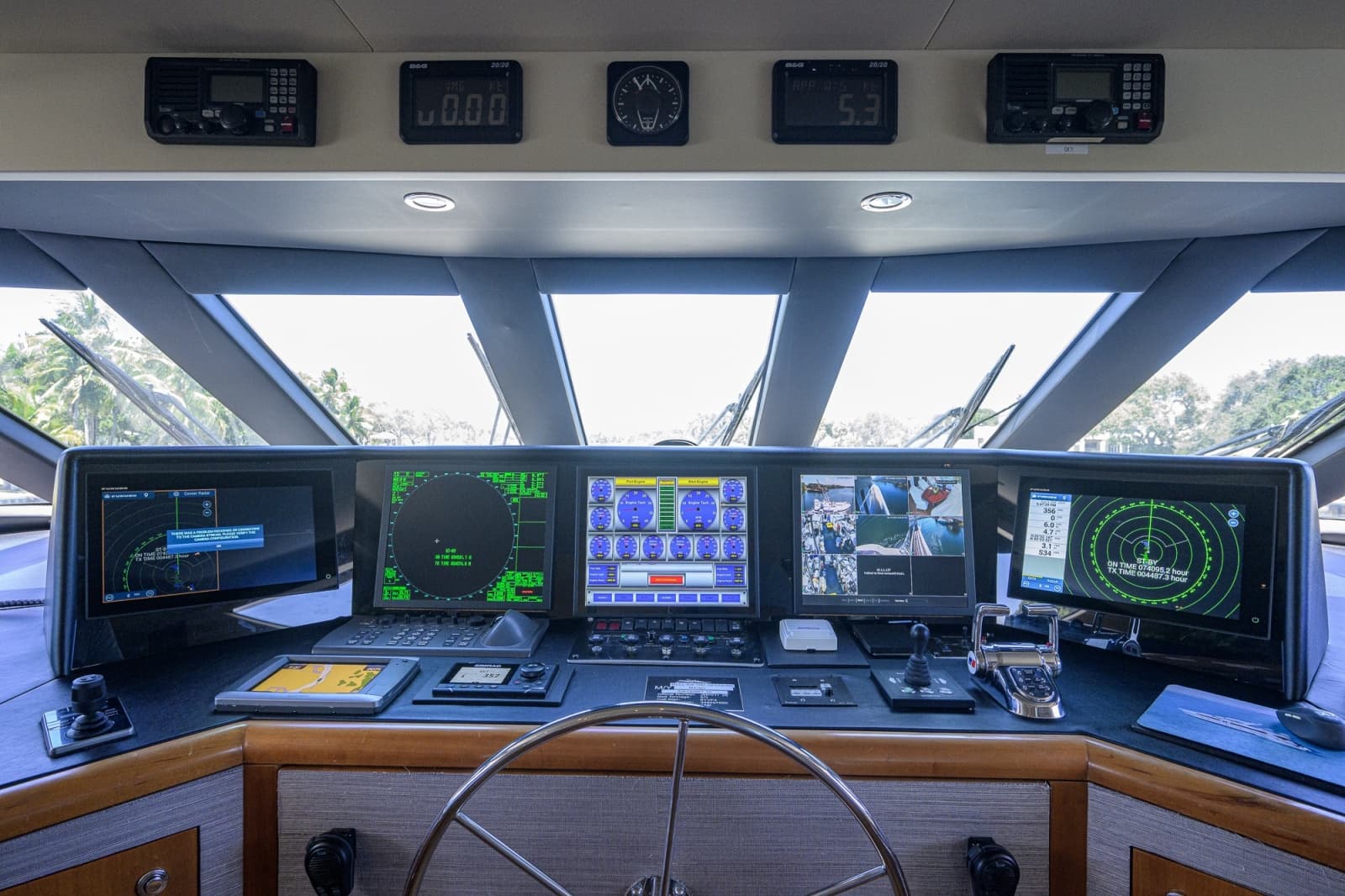 2005 Hatteras 100 Motor Yacht - Photo 48