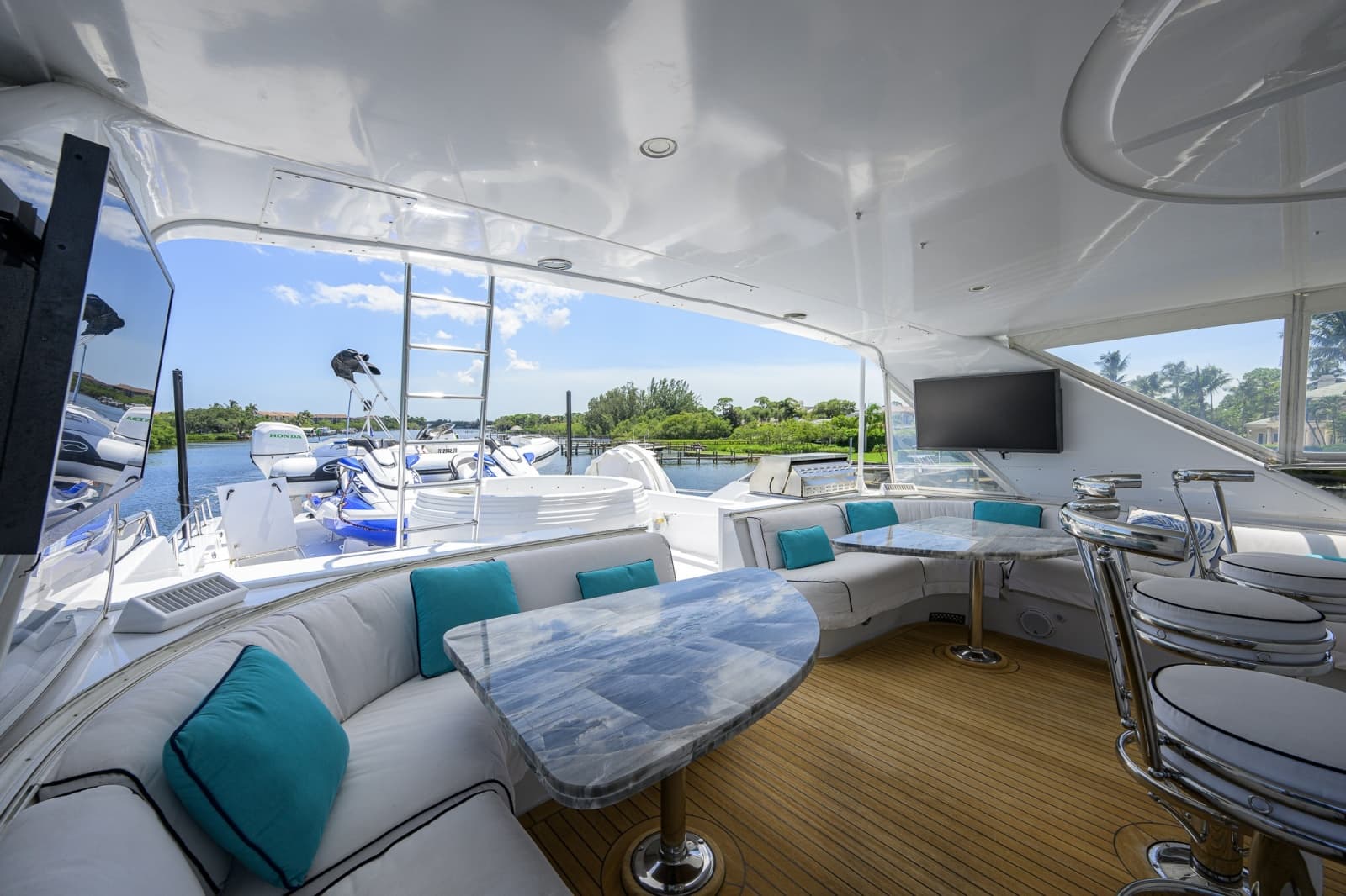 2005 Hatteras 100 Motor Yacht - Photo 37