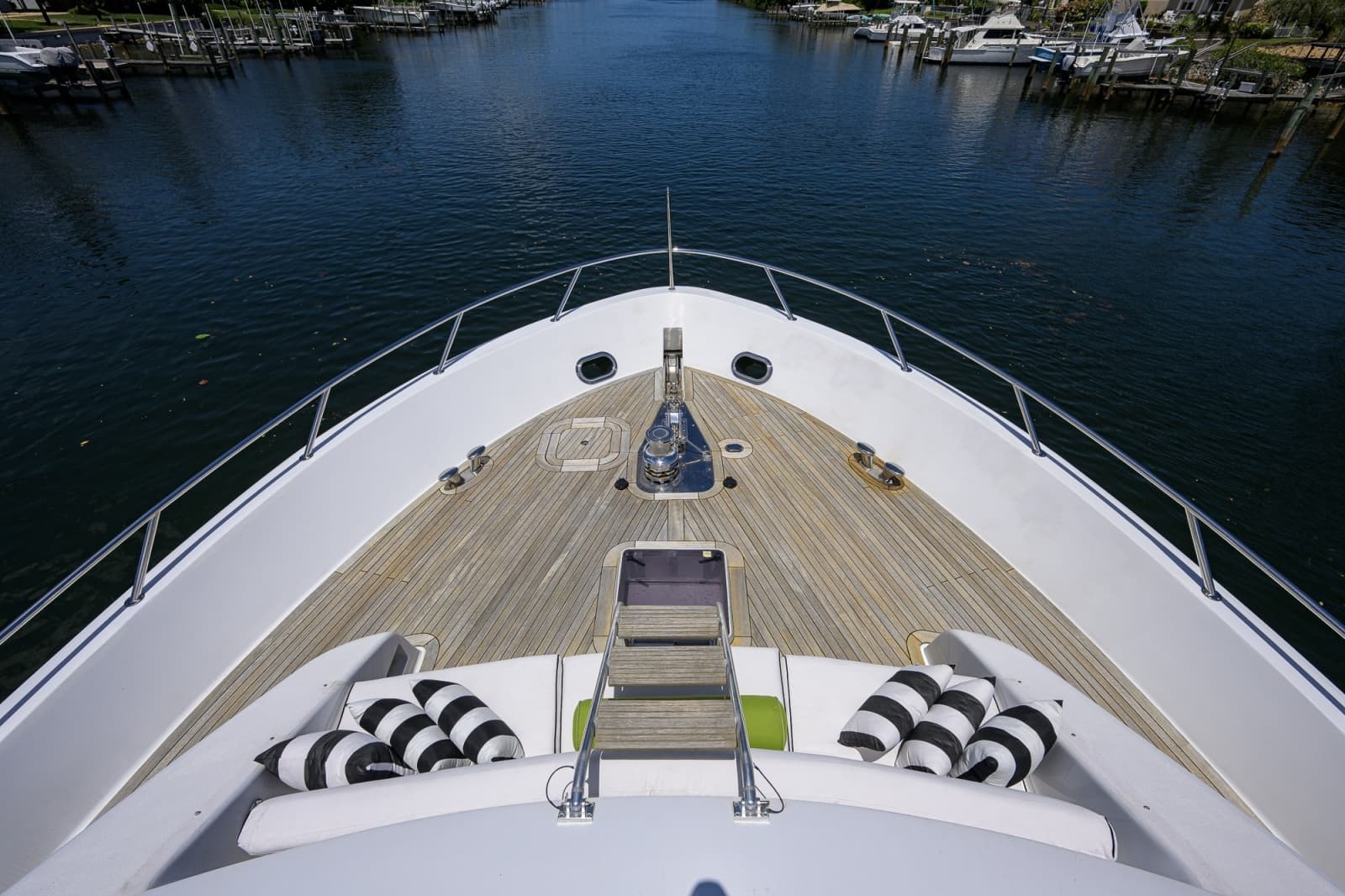 2005 Hatteras 100 Motor Yacht - Photo 55