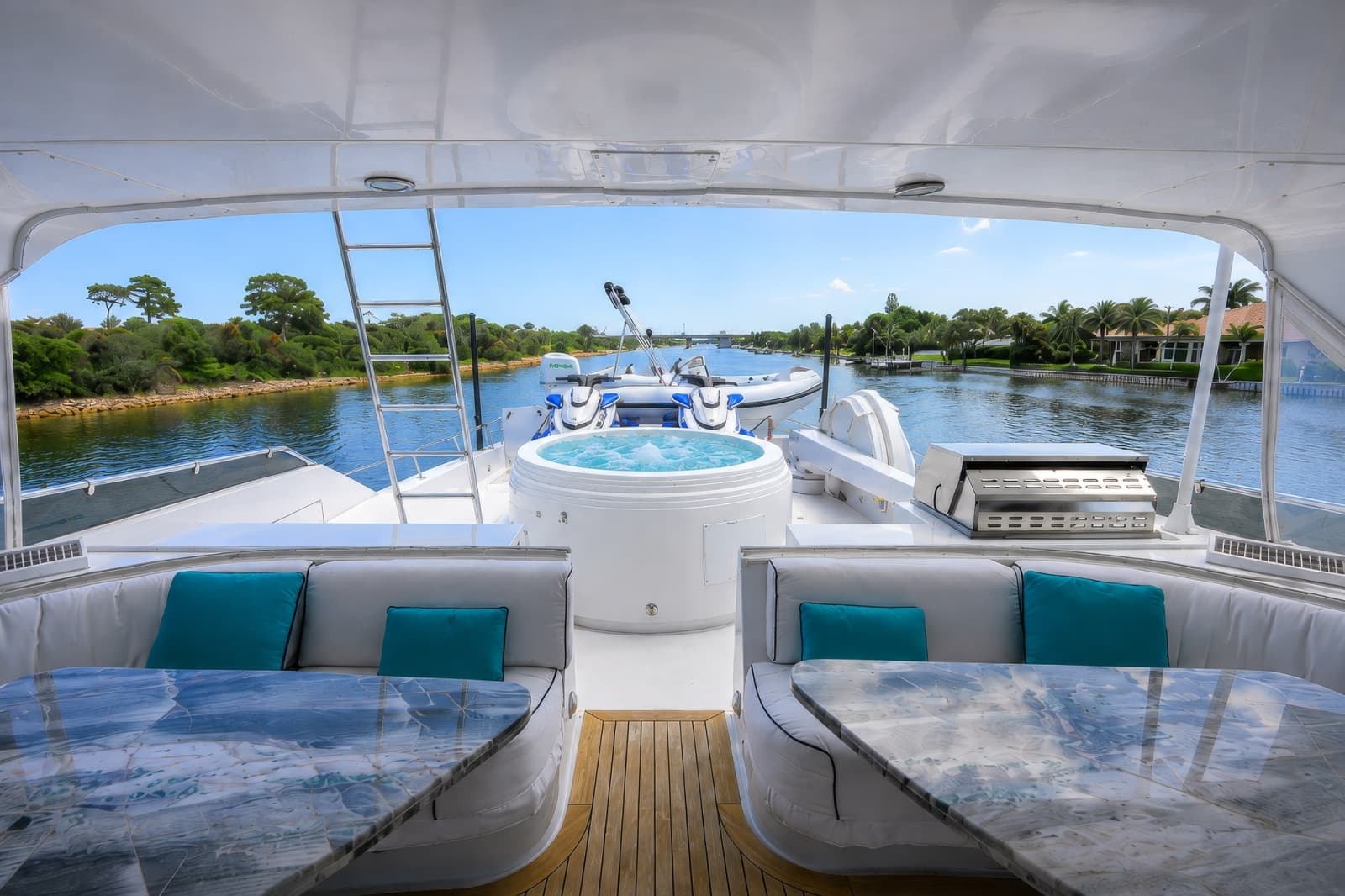 2005 Hatteras 100 Motor Yacht - Photo 41