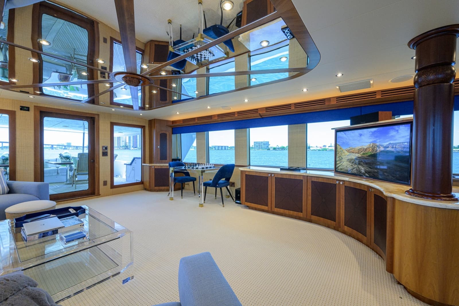 2005 Hatteras 100 Motor Yacht - Photo 5
