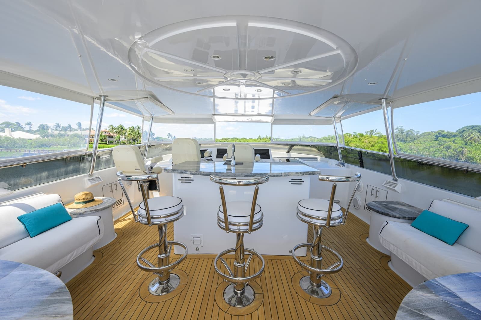 2005 Hatteras 100 Motor Yacht - Photo 36