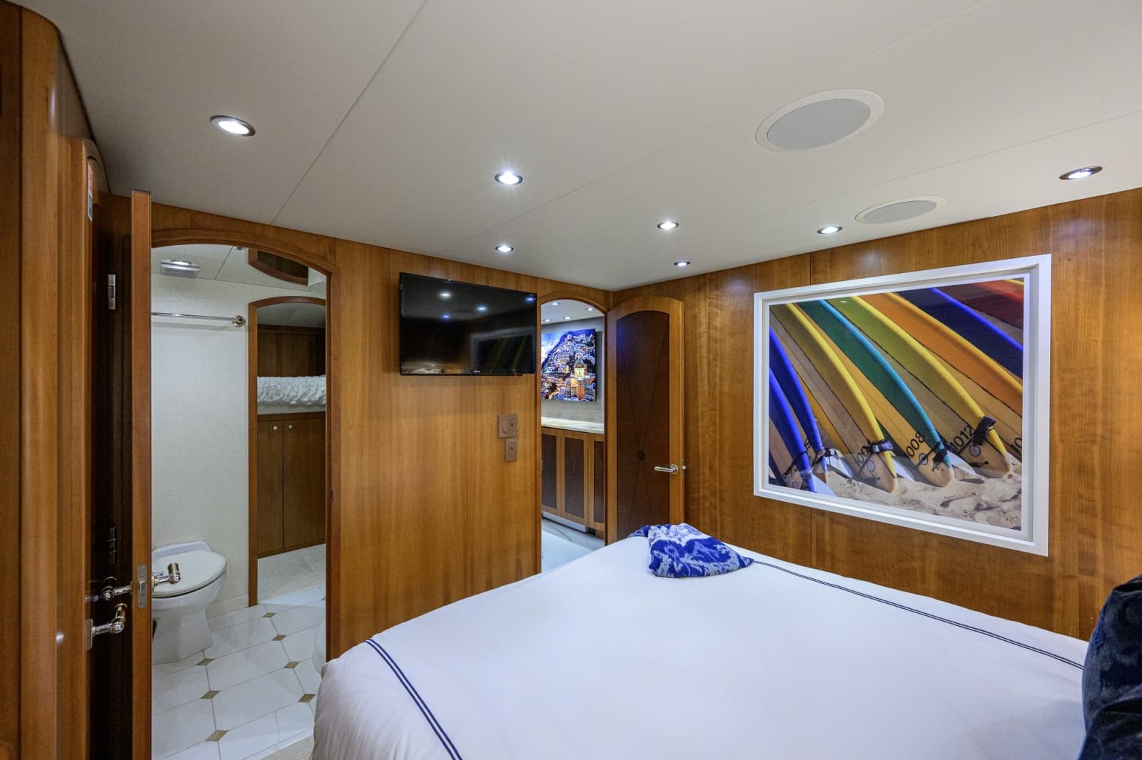 2005 Hatteras 100 Motor Yacht - Photo 23