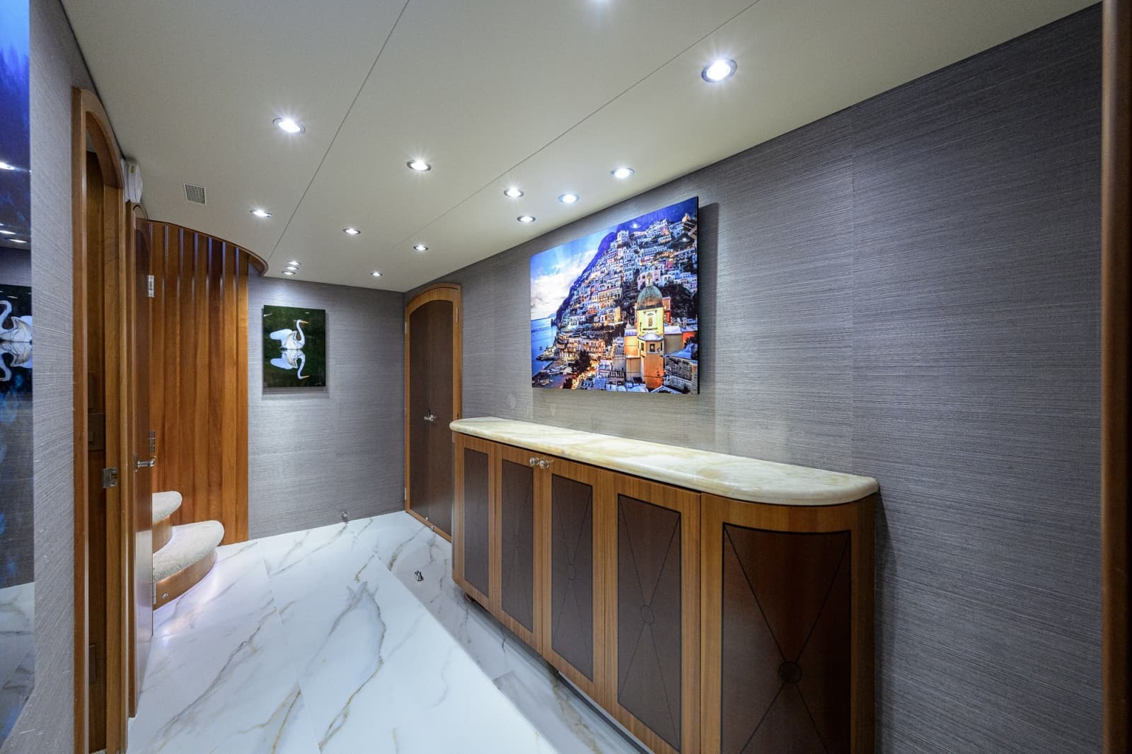 2005 Hatteras 100 Motor Yacht - Photo 15