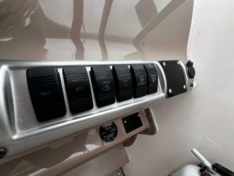 2007 Larson Cabrio 274