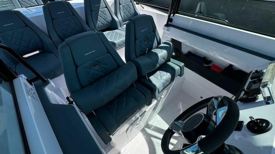 2022 Axopar 28 T-Top