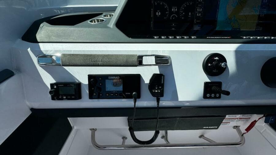 2022 Axopar 28 T-Top