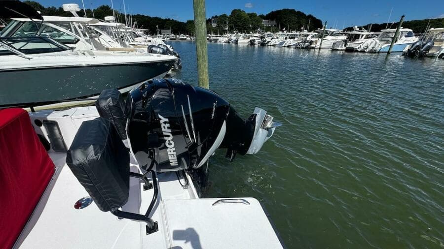 2022 Axopar 28 T-Top