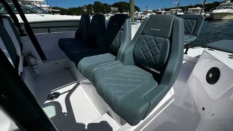 2022 Axopar 28 T-Top