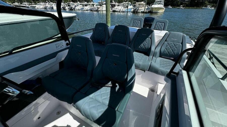 2022 Axopar 28 T-Top