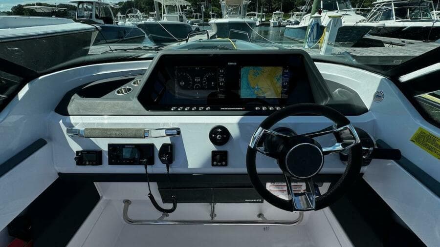 2022 Axopar 28 T-Top