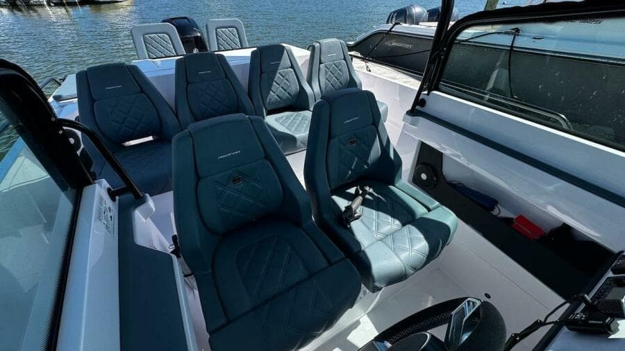 2022 Axopar 28 T-Top