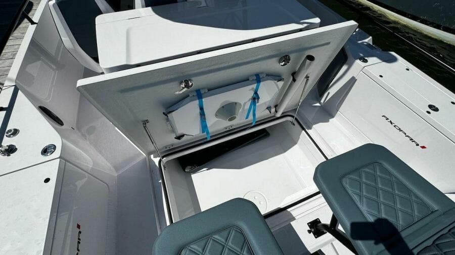 2022 Axopar 28 T-Top