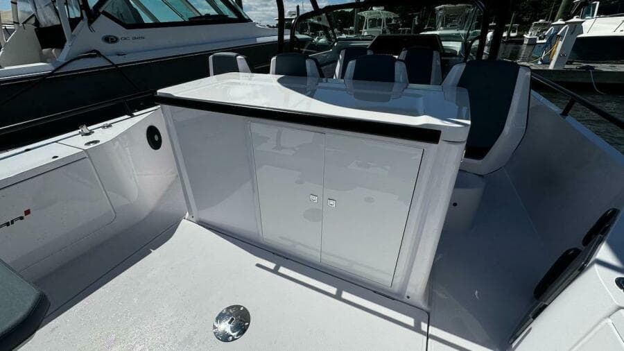 2022 Axopar 28 T-Top