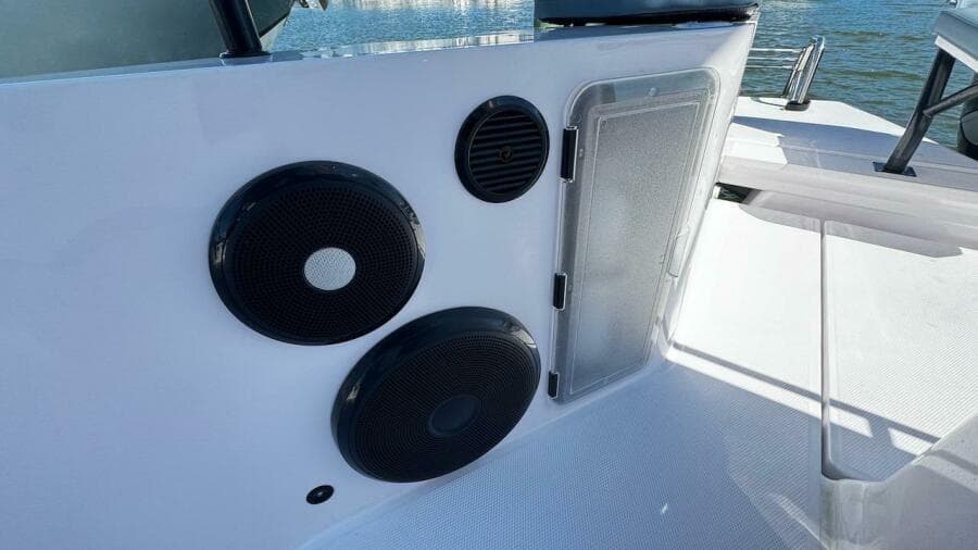 2022 Axopar 28 T-Top