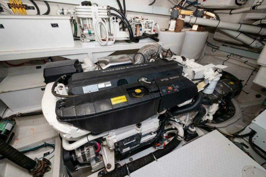 2020 Cruisers Yachts- HARPER BELL-Engine Room