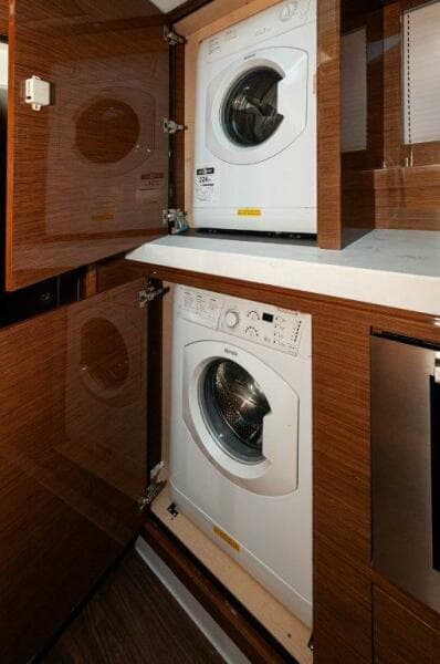 2020 Cruisers Yachts- HARPER BELL- Laundry