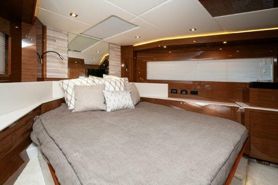 2020 Cruisers Yachts- HARPER BELL- VIP SR 2