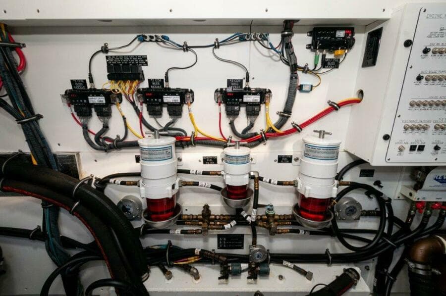 2020 Cruisers Yachts- HARPER BELL- Engine Room 2