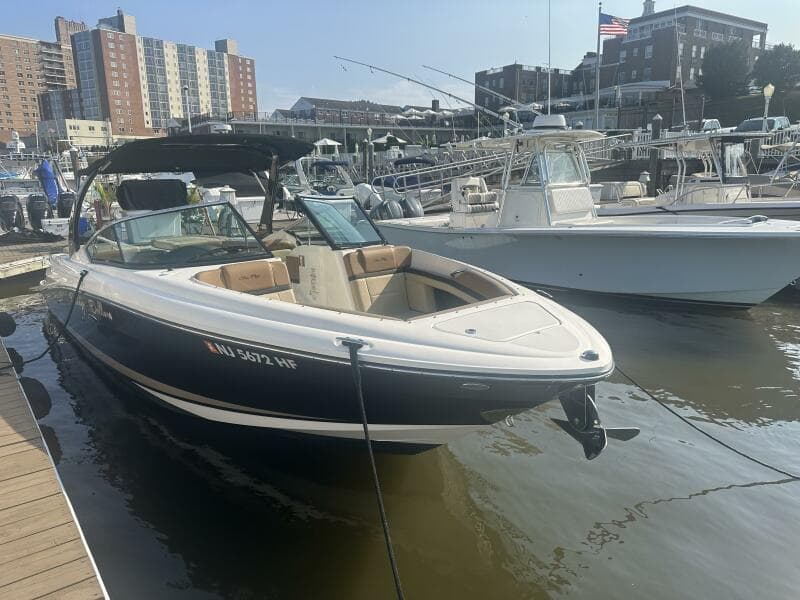 2014 Sea Ray 270 SLX