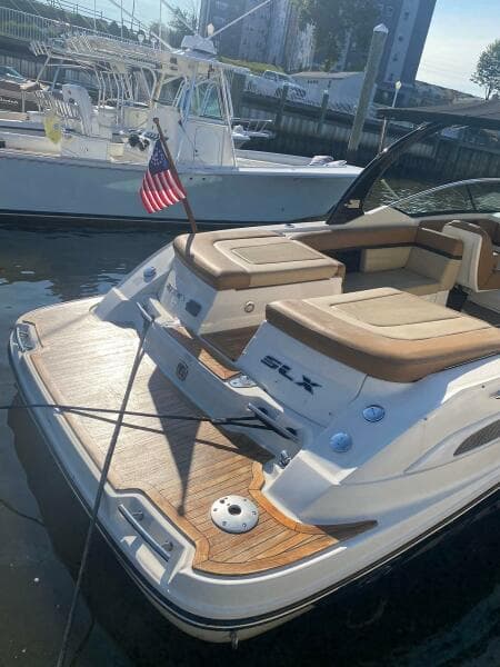2014 Sea Ray 270 SLX