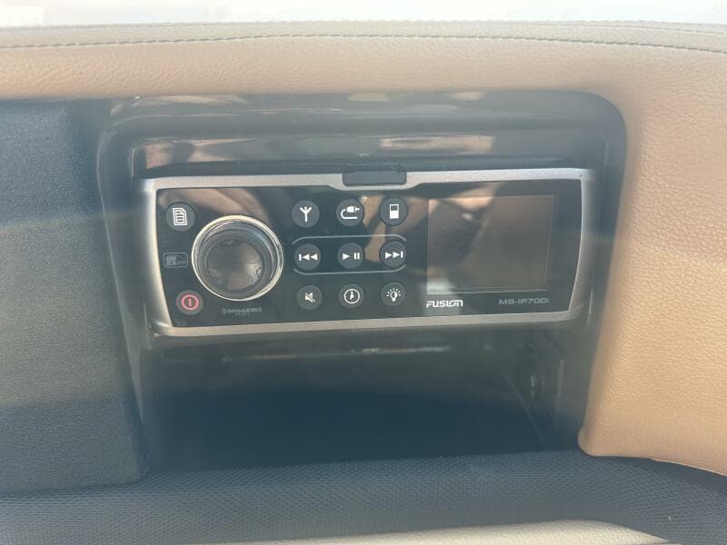 2014 Sea Ray 270 SLX