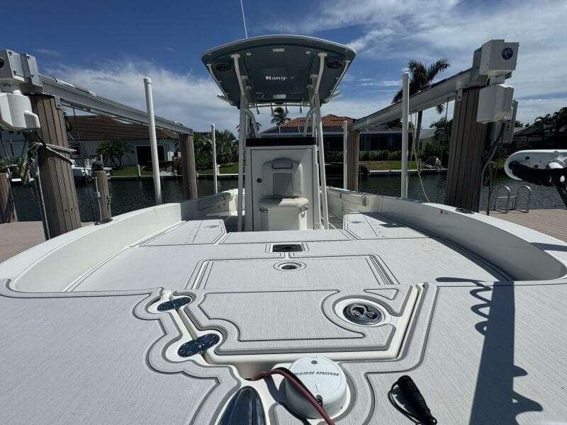 2019 Ranger 2360 Bay Ranger