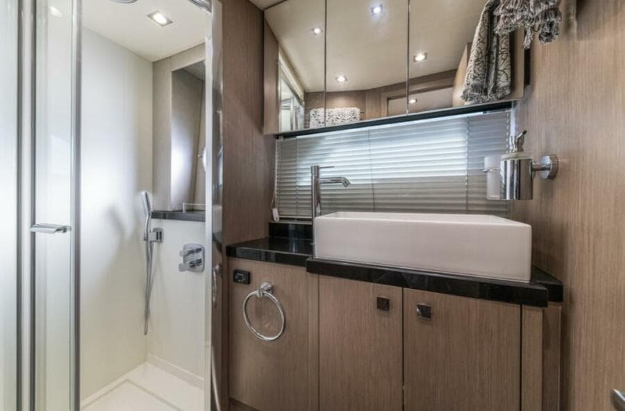 2017 Sunseeker Predator